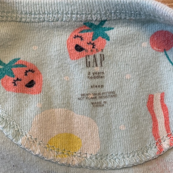BabyGap breakfast theme, one-piece footed pjs - Picture 3 of 5